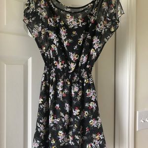 Pretty black flowery dress!